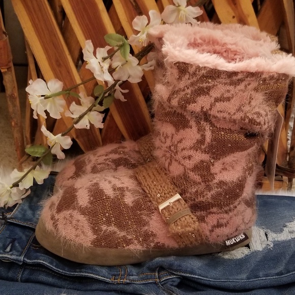 💖1 left!💖PLUSH SPARKLY STREET SOLE BOOT L9/10💖 - Picture 2 of 7